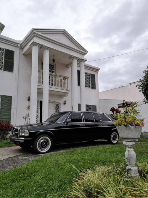 ROHRMOSER-MANSION.-COSTA-RICA-LIMO-LWB-LANG32edf6004acf5902.jpg