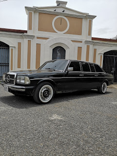 ROMAN-MANSION-PUNTARENAS-COSTA-RICA.-MERCEDES-LIMOUSINE-300D-W123-LANGc4bd006c3e37fc6f.jpg