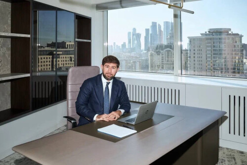 BIZNESMEN-ALISULTANOV-RUSLAN-LECIEVIC74e22578e360643e.jpg