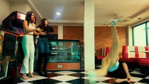 Yeik-Lawson-Rodriguez-Costa-Ricas-Call-Center-Rap-Breakdancing-commerical-463473105d082396c.png