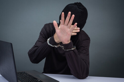 thief-wearing-black-hat-obscuring-face-was-arrested-gray-1baedc6a136e18244.jpg